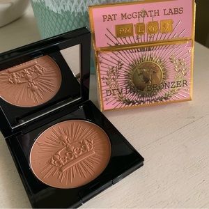 PAT McGRATH LABS
Skin Fetish: Divine Powder Bronzer in colour Nirvana